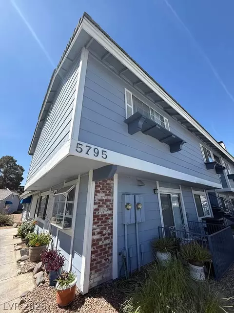 5795 Medallion Dr #202, Las Vegas, NV 89122