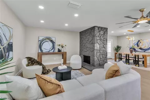 324 Lakehurst Rd, Las Vegas, NV 89145