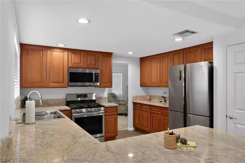 Kitchen - 3304 Cactus Springs Dr, Laughlin, NV 89029 photo 2 of 5