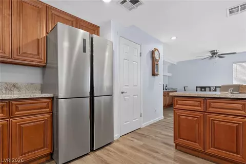 Kitchen - 3304 Cactus Springs Dr, Laughlin, NV 89029 photo 4 of 5