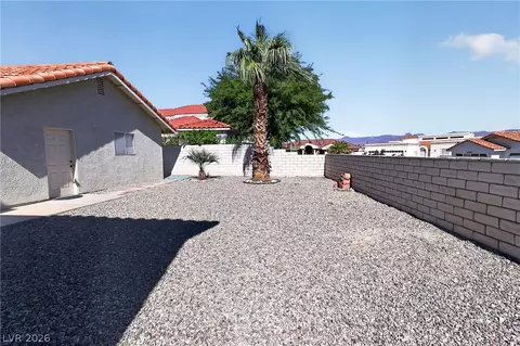 Exterior - 3304 Cactus Springs Dr, Laughlin, NV 89029 photo 4 of 9