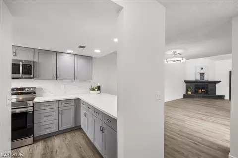 1863 Camino Verde Ln, Las Vegas, NV 89119