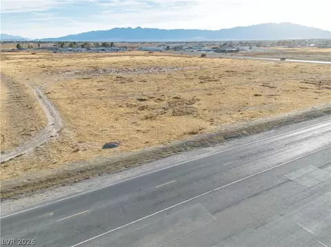 1521 E Honeysuckle St, Pahrump, NV 89048