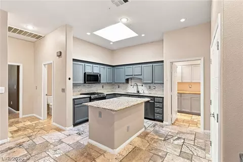 9224 Aqueduct St, Las Vegas, NV 89123