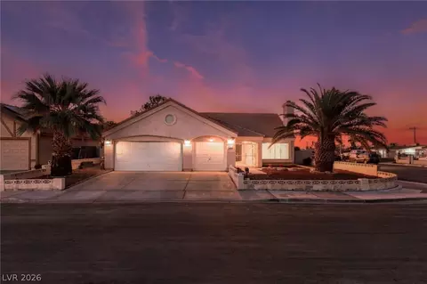 901 Shifting Sands Dr, Las Vegas, NV 89108