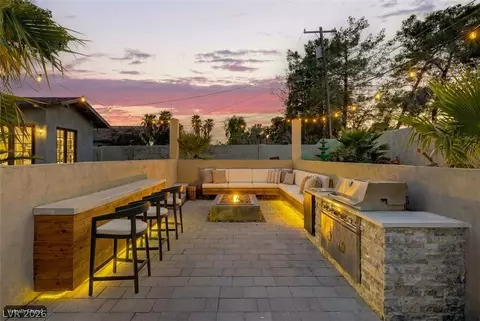 1572 Santa Anita Dr, Las Vegas, NV 89119