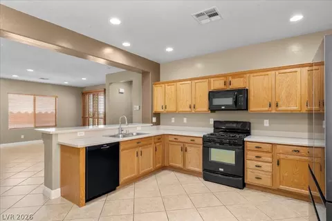 Kitchen - 2627 Dirleton Pl, Henderson, NV 89044 photo 3 of 4