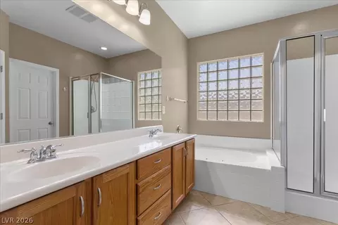 Bath - 2627 Dirleton Pl, Henderson, NV 89044 photo 2 of 2