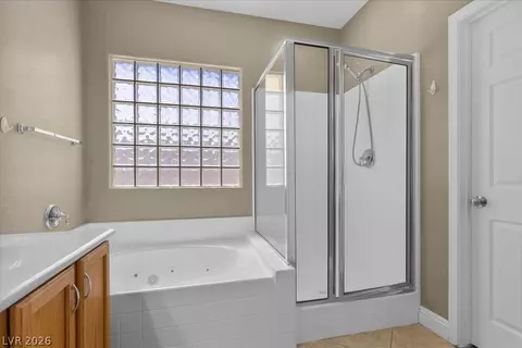 Bath - 2627 Dirleton Pl, Henderson, NV 89044 photo 1 of 2