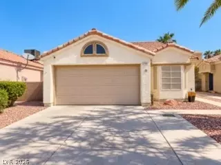 7069 Shadow Crest Dr, Las Vegas, NV 89119