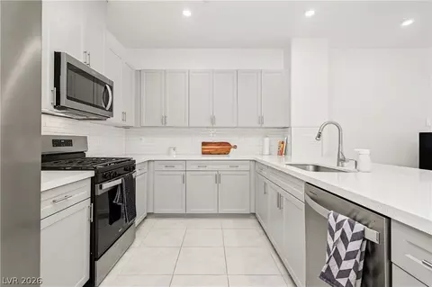 879 NE Apatite Pl, Henderson, NV 89011