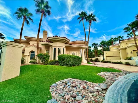 8101 Moonstone Cir, Las Vegas, NV 89128