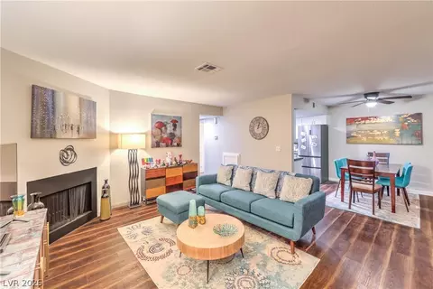4999 Newport Cove Dr #A, Las Vegas, NV 89119