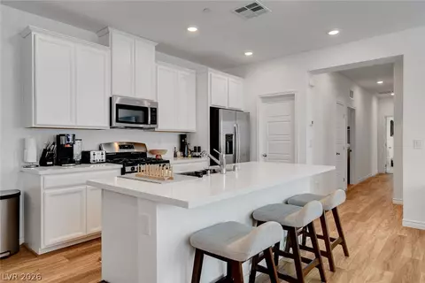 7218 N Decatur Blvd #6, North Las Vegas, NV 89084