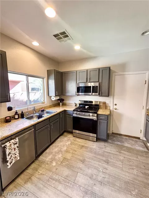 5424 Bradford Pear Dr, Las Vegas, NV 89122