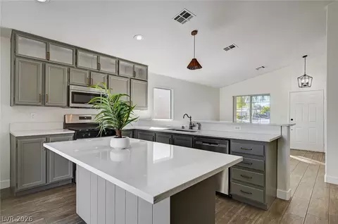 7648 Catalina Harbor St, Las Vegas, NV 89131