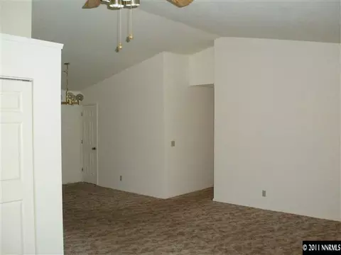 550 Michael Dr, Fallon, NV 89406 photo 2