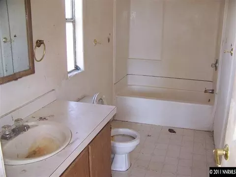 933 Thornbird, Fallon, NV 89406 photo 3