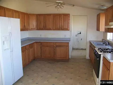 933 Thornbird, Fallon, NV 89406 photo 2