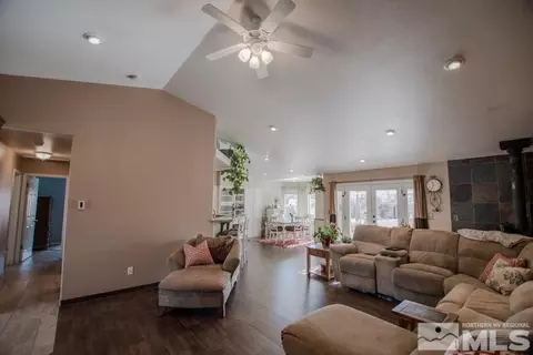 271 Carson River Dr, Fallon, NV 89406 photo 4