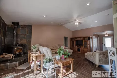 271 Carson River Dr, Fallon, NV 89406 photo 3