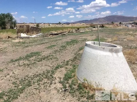 1075 Browne Ln, Fernley, NV 89408