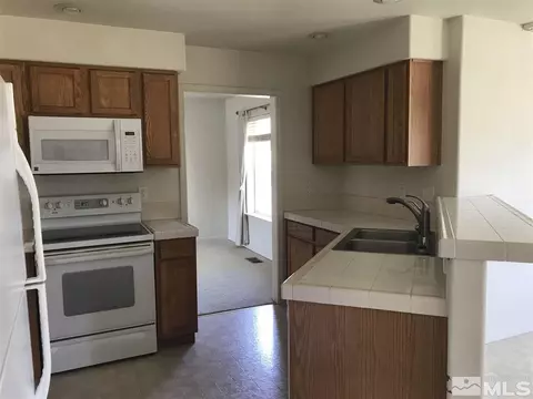726 Noel, Fallon, NV 89406 photo 2