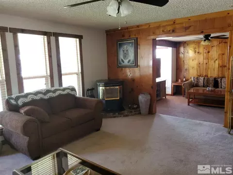 330 Pine St, Hawthorne, NV 89415 photo 4