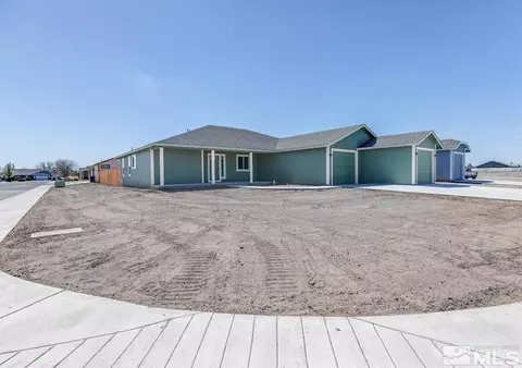 705 Karen Ct, Fallon, NV 89406 photo 2