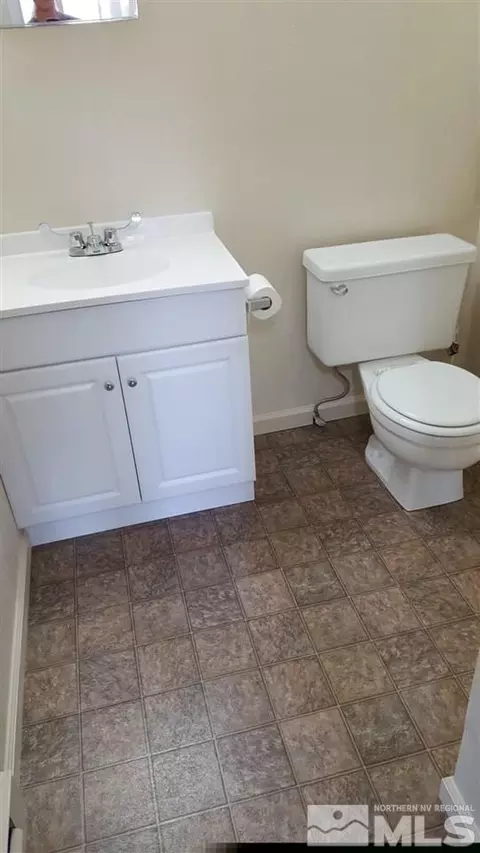 Bath - 126 126 12 E St, Hawthorne, NV 89415 photo 2 of 4