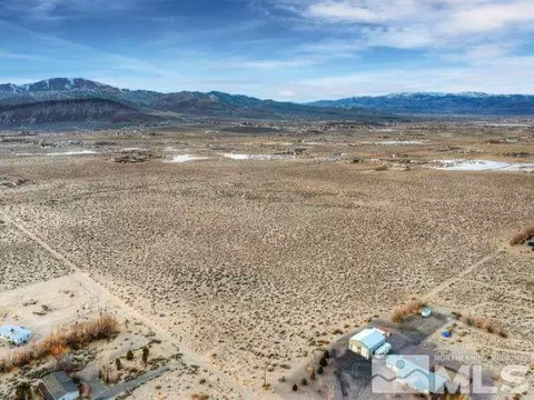1535 E Badger, Silver Springs, NV 89429