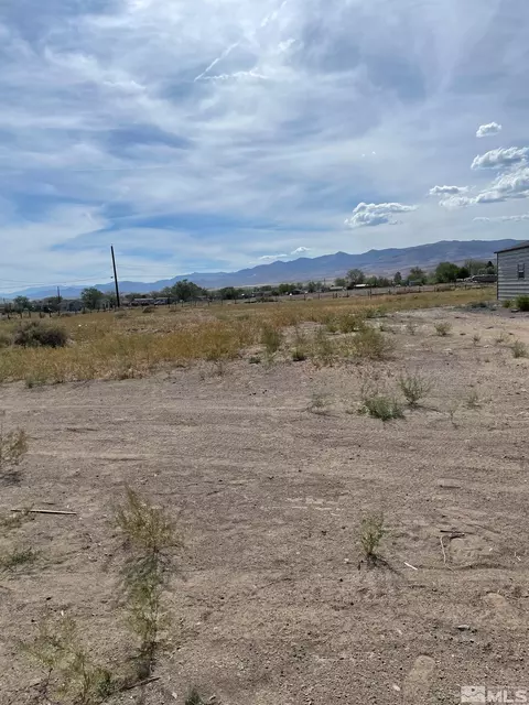5225 Shoshone Dr, Stagecoach, NV 89429