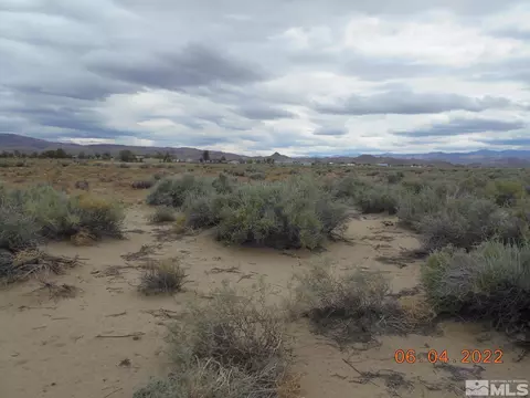 268527052725 E 8th St, Silver Springs, NV 89429