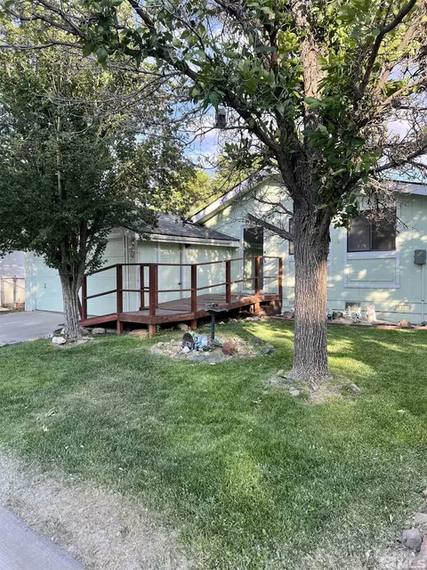 178 Ave De Ln, Sparks, NV 89434