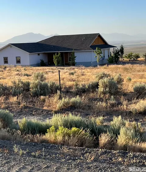 6445 Sparrows Song Dr, Winnemucca, NV 89445