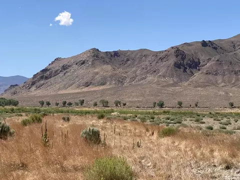 7 Rockland Dr, Yerington, NV 89447