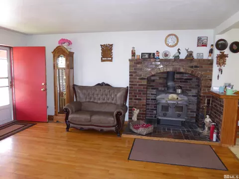 33 Carson Ct, Ely, NV 89301 photo 3