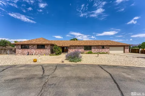 650 Country Dr, Fernley, NV 89408