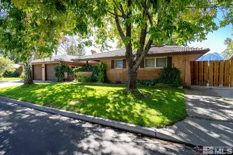 1596 Wildrose Dr, Minden, NV 89423