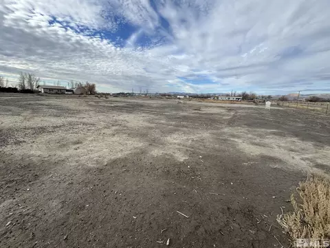 1 Cody Ct, Lovelock, NV 89419