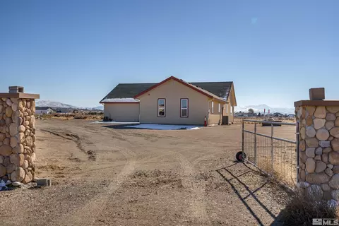 1735 Kristi Ln, Minden, NV 89423