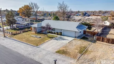 735 Carson River Dr, Fallon, NV 89406 photo 2