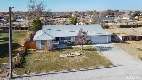 735 Carson River Dr, Fallon, NV 89406 photo 1