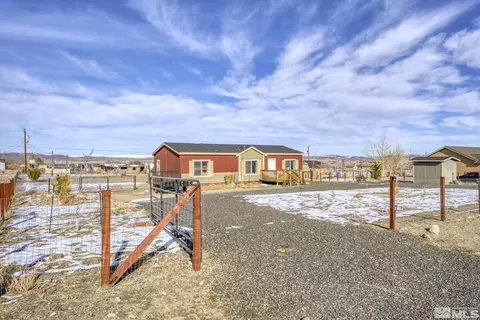 1160 W 9th St, Silver Springs, NV 89429