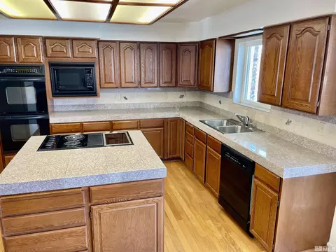 155 Cedar Ln, Reno, NV 89521 photo 12