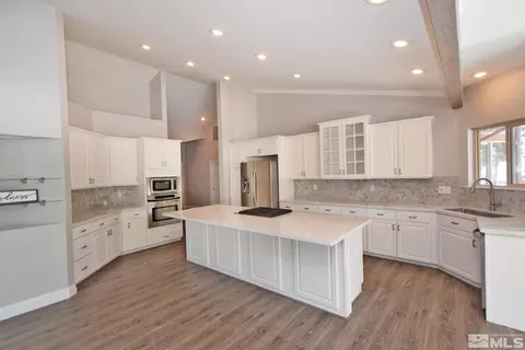 15500 Willow Brook Dr, Reno, NV 89511