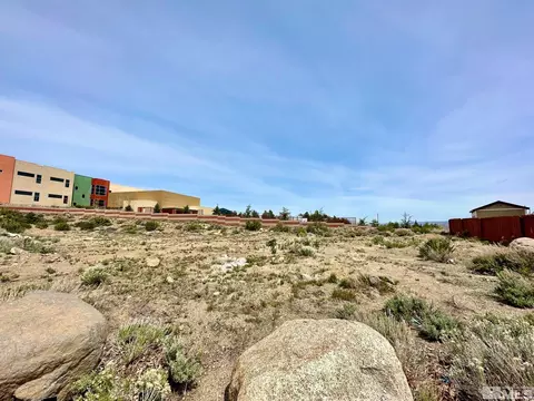 305 Kyle Ct, Reno, NV 89511