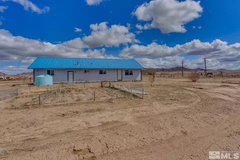 32 Cardon Ln, Yerington, NV 89447
