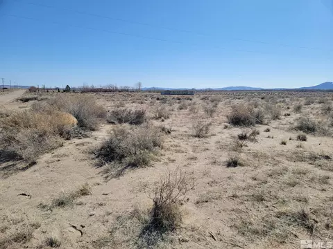 4465 E 5th St, Silver Springs, NV 89429