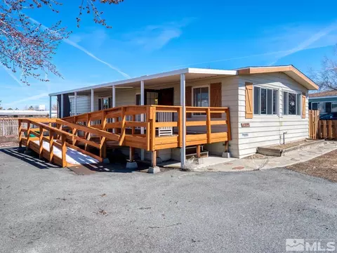 16225 Rhyolite Cir, Reno, NV 89521